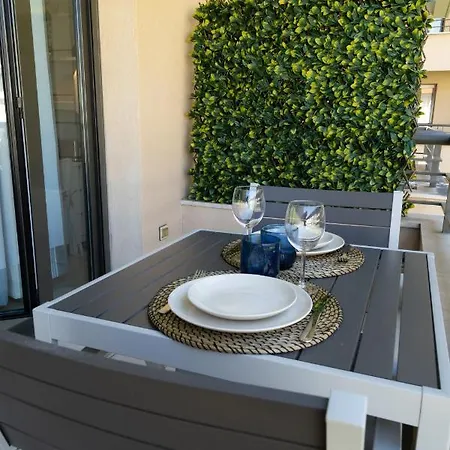 Le Palais - Avec Balcon Dans Le Carre D'or *